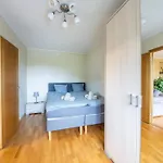 Free Parking 2 Bedroom Center شقة